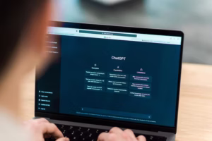 Read more about the article Free Traffic Source: How Chat GPT attracts an audience